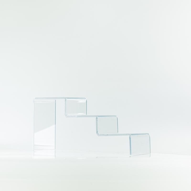 Location Présentoir escalier plexiglas