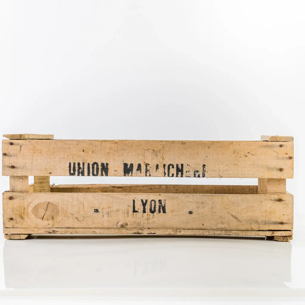 Location Caisse en bois allongée basse