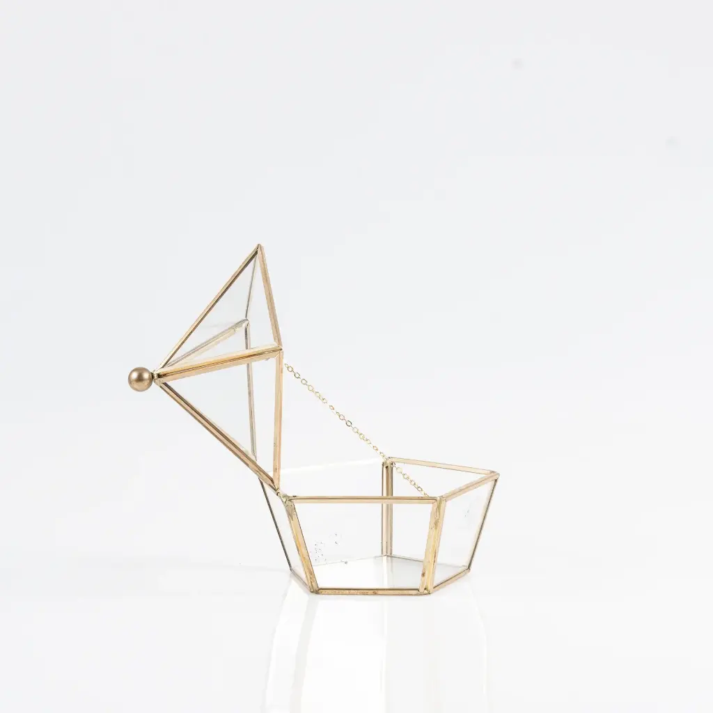 Location Boite en verre et métal doré