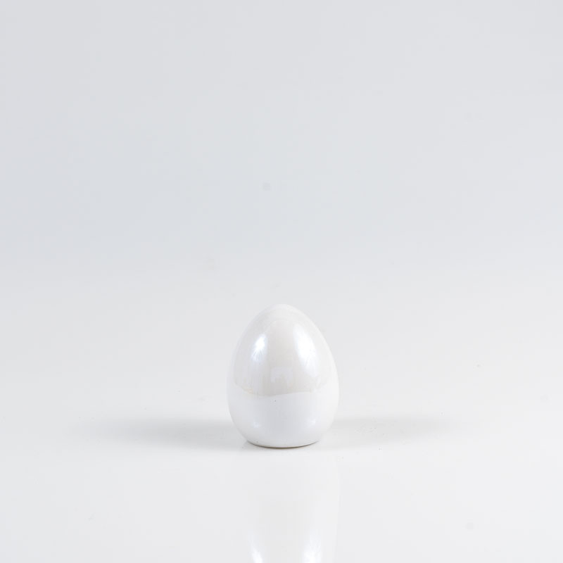 Location Oeuf en porcelaine blanc brillant