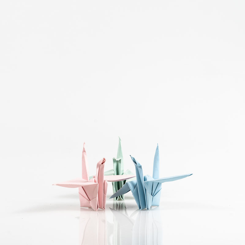 Location Origami grue en papier coloré