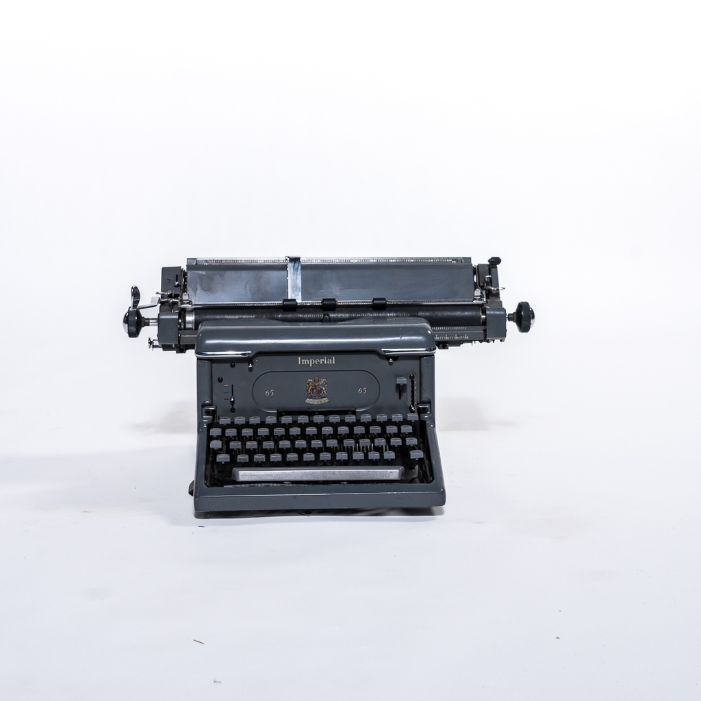 Location Machine à écrire vintage grise impériale