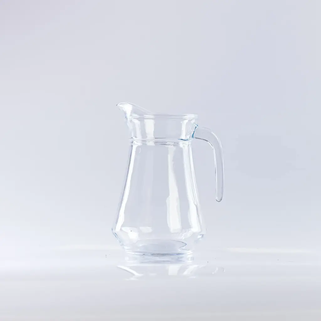 Location Carafe en verre forme poire 1L