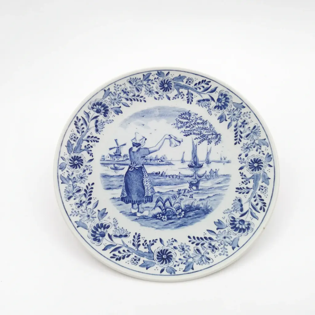 Location Assiette à dessert en porcelaine motifs variés bleu Hollandais