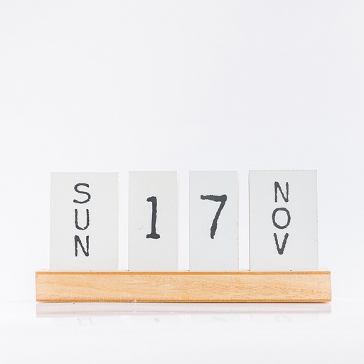 [A044] Location Calendrier à dater en bois