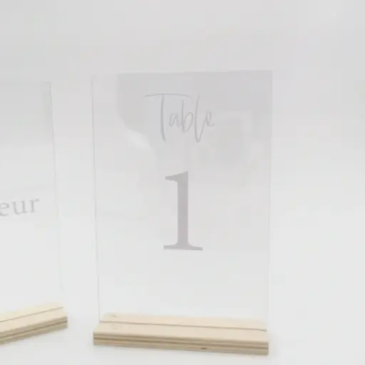 [A187] Location Carte en plexiglas avec numéro de table
