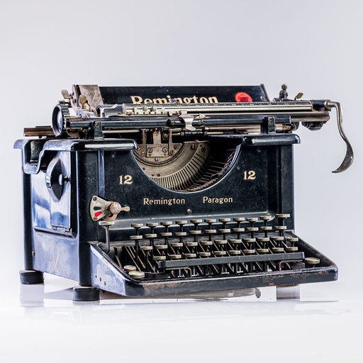 [D073] Location Machine à écrire Remington noire