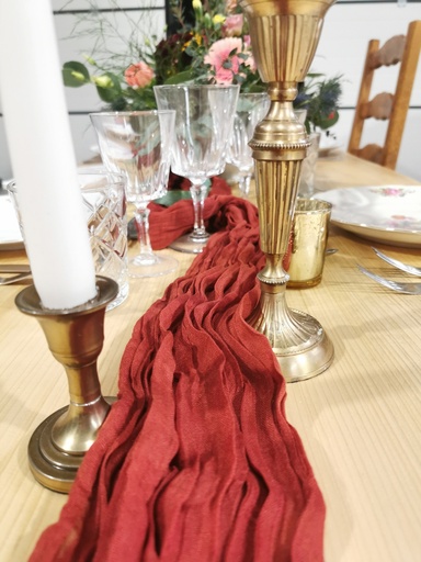 [N001] Location Chemin de table terracotta en gaze de coton froissé